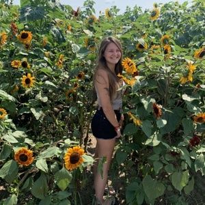 Meet your Posher, Amber